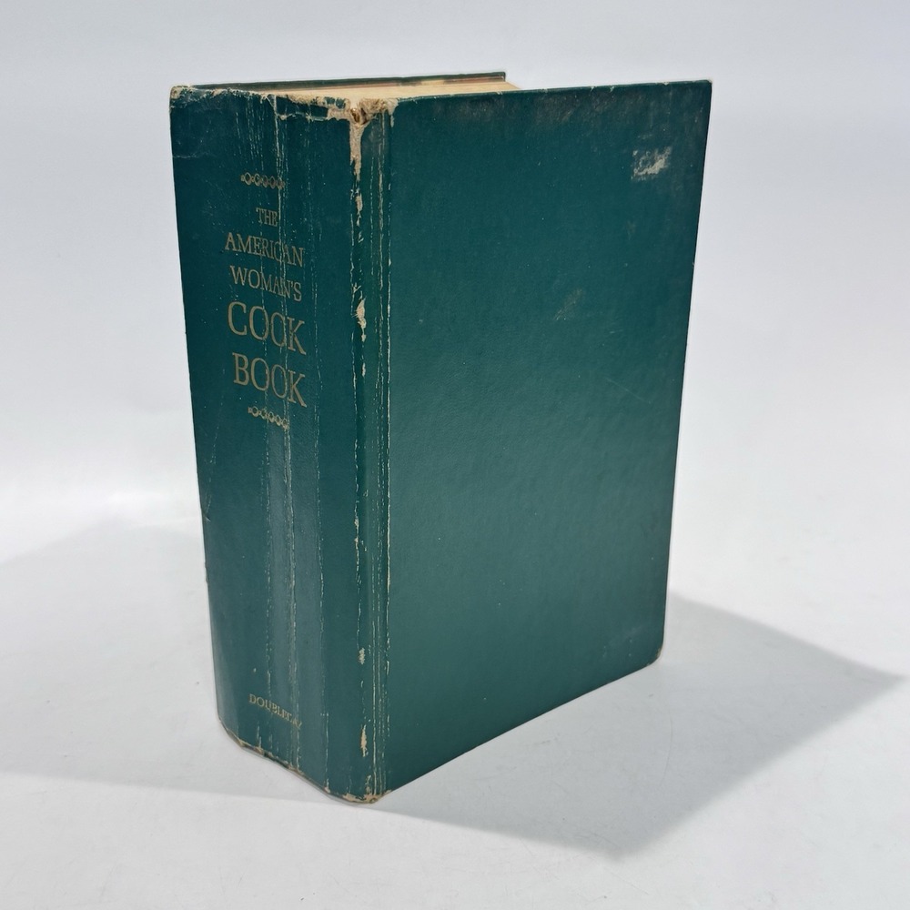 Vintage American Woman's Cook Book Doubleday 1972 Green HC